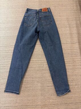 Levi’s pants